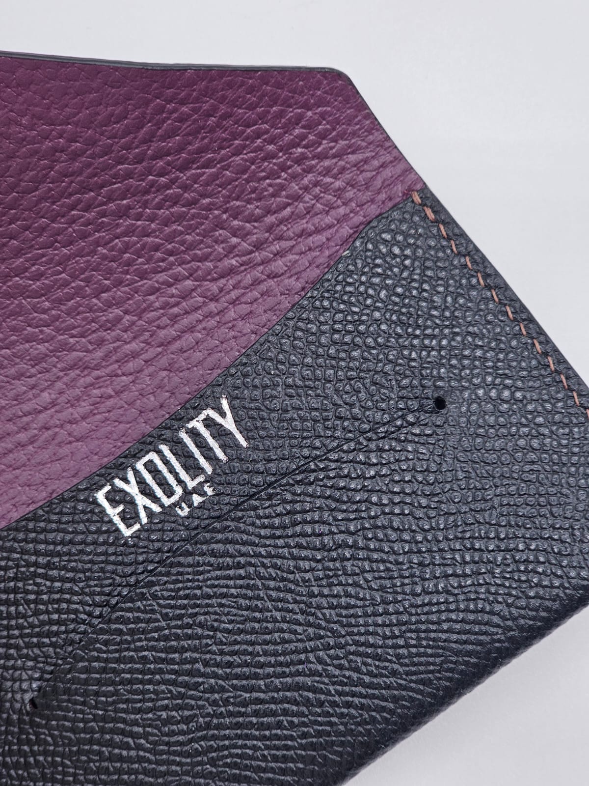 ENVLUTCH CARD HOLDER