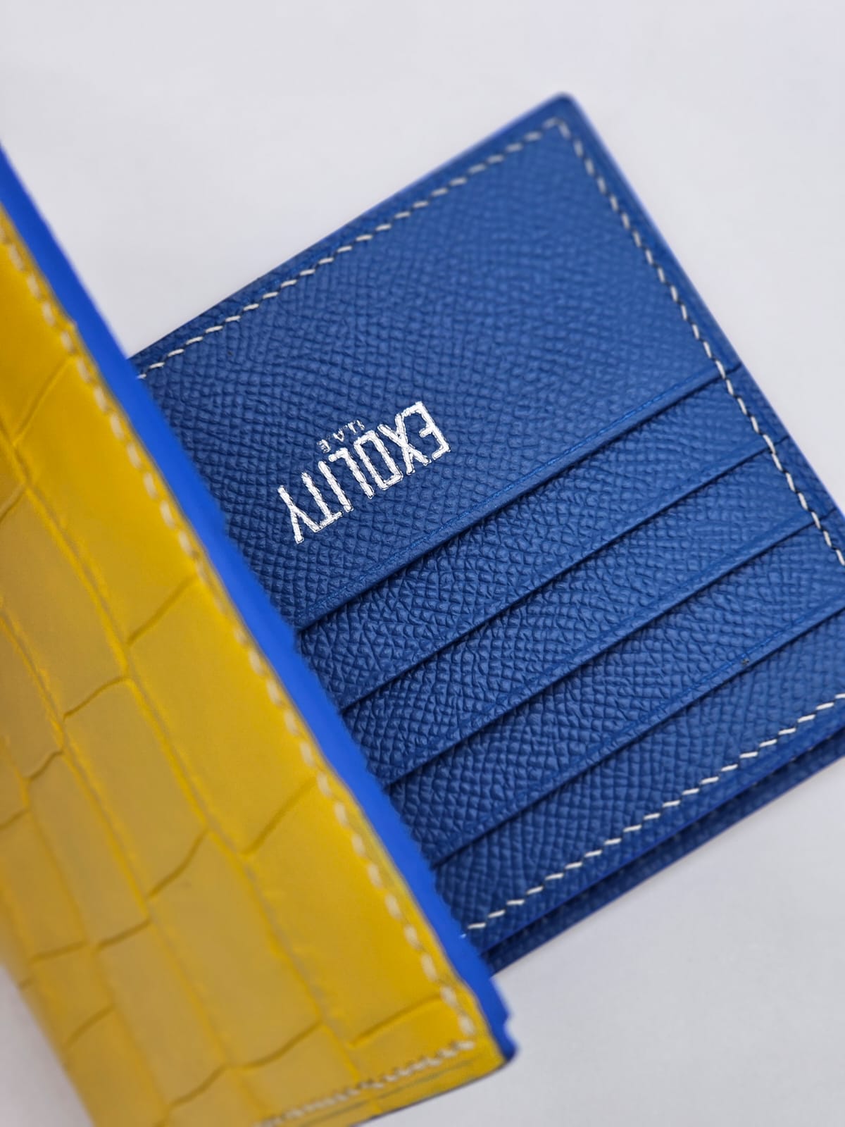 FLAT CARD HOLDER